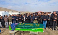 Malatya’da kayıp olarak aranırken ölü bulunan kadın defnedildi