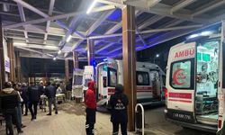 Malazgirt’te öğretmenleri taşıyan taksi takla attı: 7 yaralı