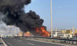 Mazot yüklü tanker alev alev yandı, gökyüzünü kara dumanlar kapladı