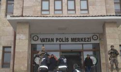 Muş’ta firari 2 şüpheli suç aleti silahla yakalanarak tutuklandı