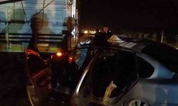 Otomobil kamyona çarptı: 2 yaralı