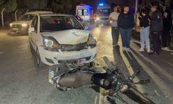 Otomobille çarpışan motosikletin sürücüsü ağır yaralandı