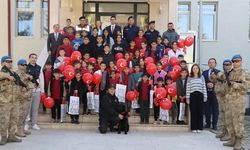 Pazaryeri’nde minik öğrenciler jandarma etkinlikleri ve köpek gösterileriyle tanıştı