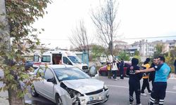 Pınarhisar’da otomobiller çarpıştı: 3 kişi hafif yaralandı