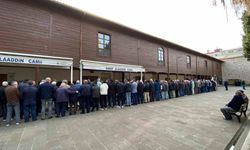 Sinop’ta çöp kamyonunun çarptığı kadın toprağa verildi