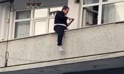 Sultangazi’de balkondan atlamak isteyen genç yürekleri ağza getirdi