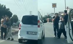 Sürücülerin trafikteki kavgası kamerada