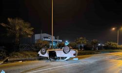 Takla atarak, ters dönen otomobilin sürücüsü yaralandı