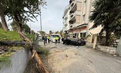 Taklalar atarak hurdaya dönen otomobilden burnu kanamadan çıktı