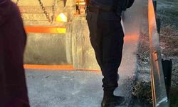 TEM Otoyolu’nda alev alan hafriyat kamyonunu jandarma ve itfaiye söndürdü