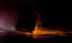 Tır alev alev yandı: Yol 3 saat kapalı kaldı