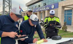 Trafikten kaçmak için kaldırıma çıktı: 2 bin 309 lira ceza yedi