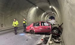 Tünelde feci kaza: Aracın motoru metrelerce ileri savruldu