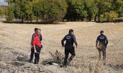 Vali Hatipoğlu kaybolan çocuğun arandığı alanda incelemelerde bulundu