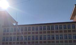 Van’da 5 öğrenci zehirlenme şüphesiyle hastaneye kaldırıldı