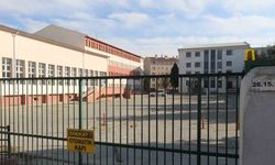 Yediği gıdadan zehirlenen lise öğrencisi hastaneye kaldırıldı