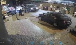 Yol verme kavgasında tartıştığı 2 kişiyi bıçakla yaraladı: O anlar kamerada