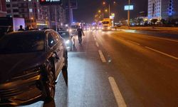 Yolun karşısına geçmeye çalışan 2 kadına otomobil çarptı: 1 ölü, 1 ağır yaralı