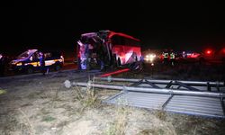 Yolcu otobüsü ile minibüs çarpıştı!