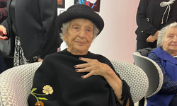 Bursa'da 102 yaşındaki “Çılgın Babaanne”den anlamlı sergi