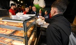 AK Parti Bursa İl Başkanı Davut Gürkan çarşı esnafıyla bir araya geldi