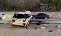 Devrilen araçtaki 2 kişi öldü, 7 kişi yaralandı