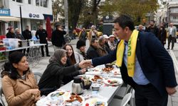 Başkan Erkan Aydın İstiklal Mahallesi’nde vatandaşlarla buluştu