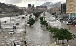 Mekke'deki yağışlar sele yol açtı