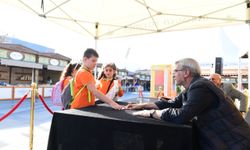 Yazarlar okurlarıyla Osmangazi Kitap Fuarında buluştu