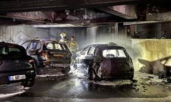 Site otoparkında 3 araç yandı, 18 kişi dumandan etkilendi