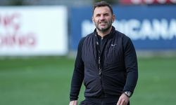 Okan Buruk'a 100. galibiyet plaketi verildi