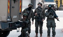 İsrail ordusu Batı Şeria'da her hafta yüzlerce Filistinliyi gözaltına alıyor