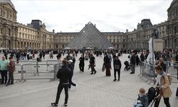 Louvre Müzesi için güvenlik önlemleri artırılacak