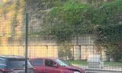 Bursa'da kaza: İki araç çarpıştı, yol kilitlendi