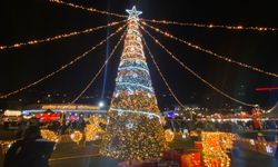 Bursalılar 2026’yı karşılamak için meydana akın etti