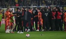 Derbi öncesi futbolcular arasında gerginlik çıktı