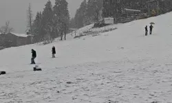 Dünyaca ünlü turizm merkezi Ayder Yaylası beyaza büründü