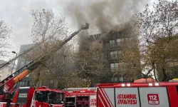 Bağdat Caddesi'nde yangın büyüdü, 2 bloklu bina küle döndü