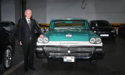 Bahçeli'den partisinin MYK üyesine klasik otomobil hediyesi