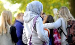 14 yaşından küçüklere başörtüsü yasağı