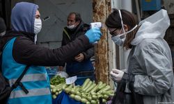 Maskeye geri dönüyor!