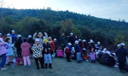 Vefat eden öğretmenleri için fidan diktiler