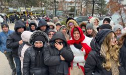Bursa'da yüzlerce metre kuyruk...