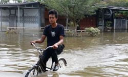 Güney Asya'da afet 1500 can aldı