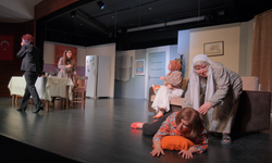 Kadın Sığınağı gala gösterimiyle sahneyle buluştu