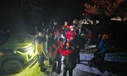 Dağda mahsur kalan 3 kişi kurtarıldı