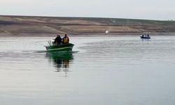 Adıyaman'da baraj gölünde tekne alabora oldu: 5 kişiden 1'i kayıp