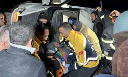 Adıyaman'da minibüs takla atarak devrildi: 4 yaralı