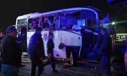 Üç aracın karıştığı zincirleme kazada çok sayıda yaralı var