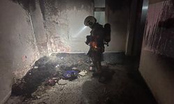 Antakya'da metruk bina yangını
